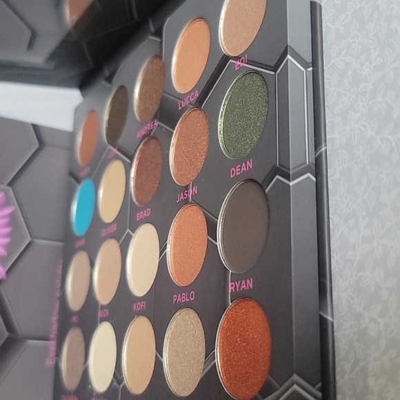 BeeBeauty London Barbarella Eyeshadow Palette - Picture 3 of 8